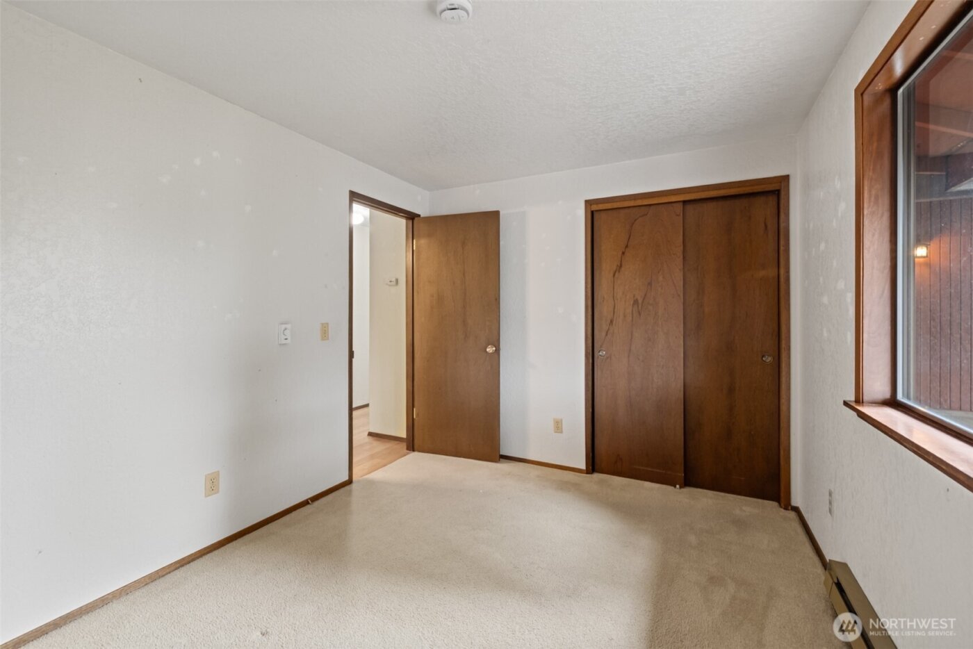 210 E Hawthorne Place , Port Angeles, WA 98362