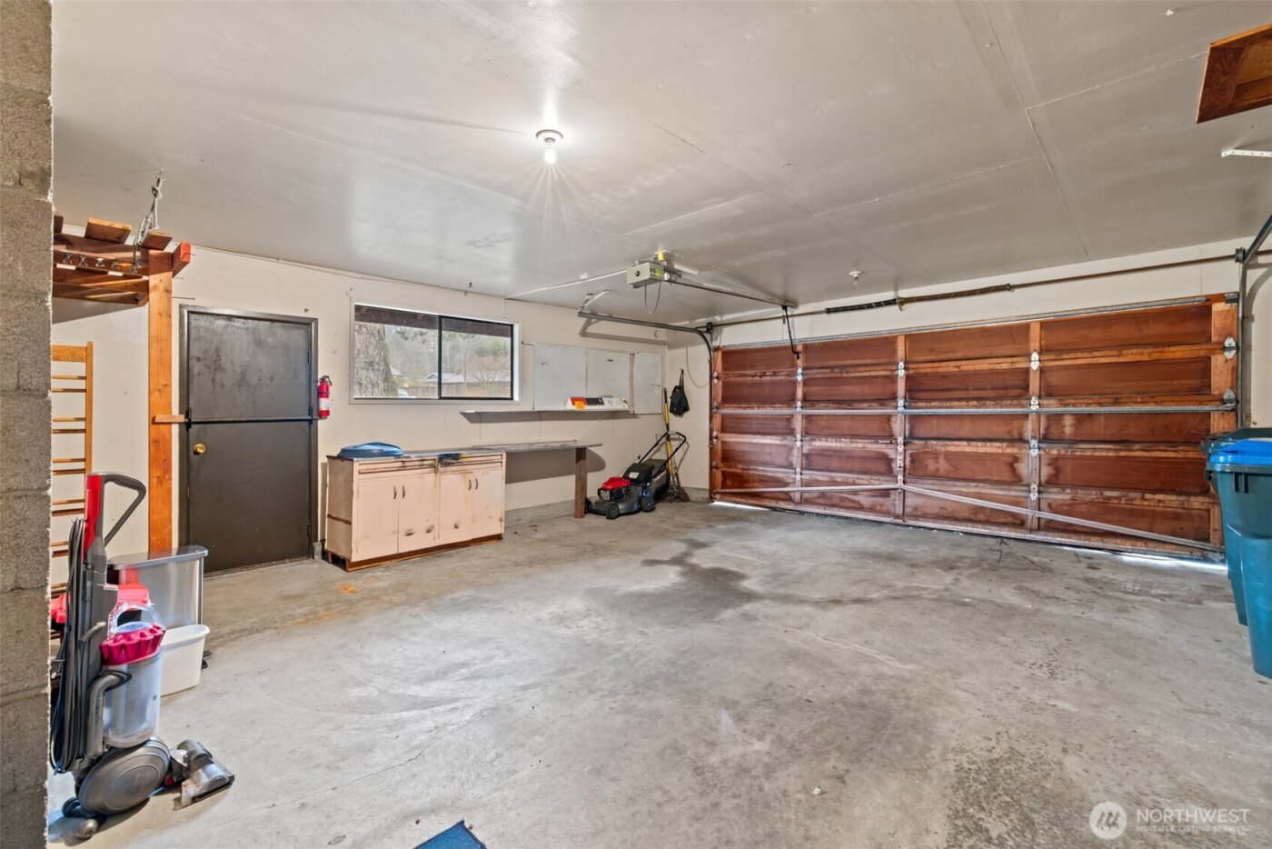 210 E Hawthorne Place , Port Angeles, WA 98362