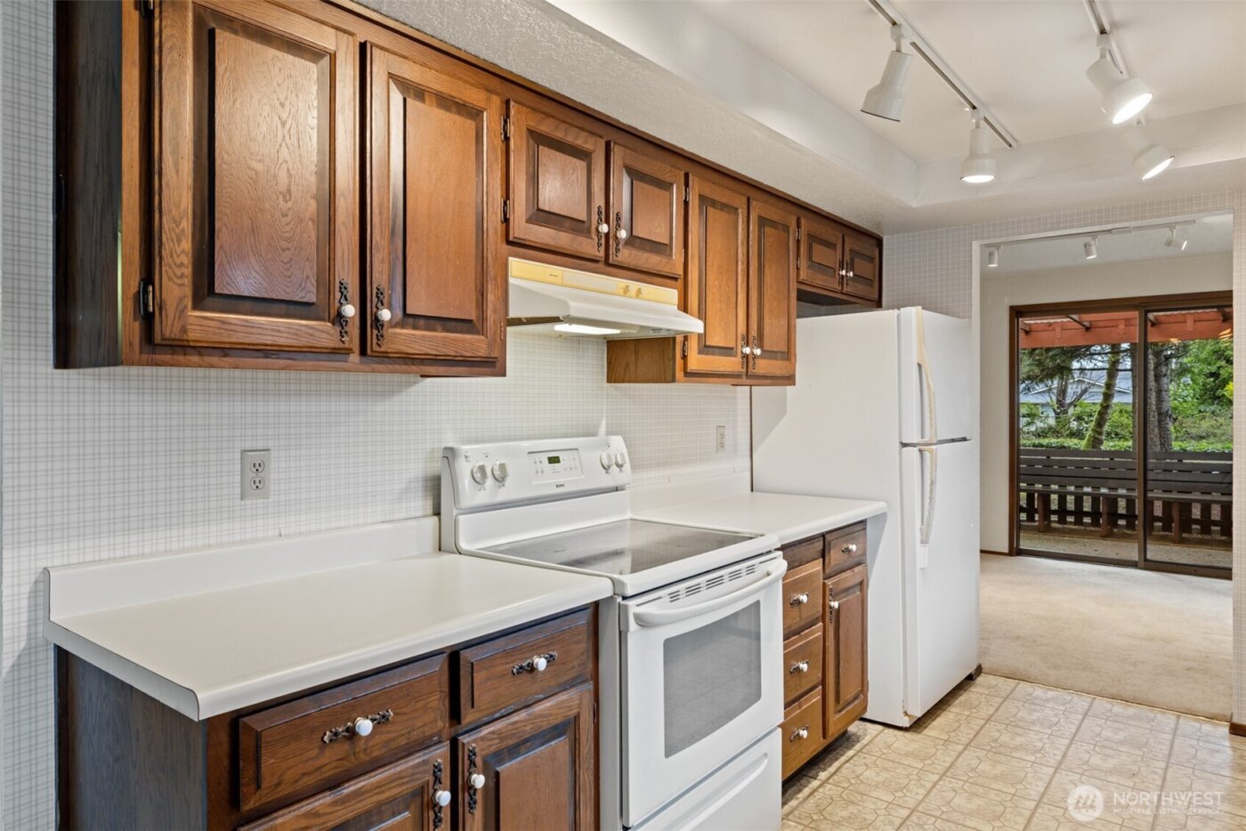 210 E Hawthorne Place , Port Angeles, WA 98362