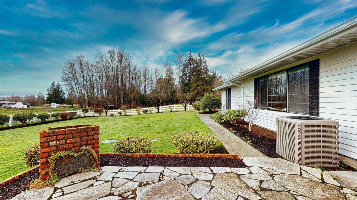 22128 Bulson Road , Mount Vernon, WA 98274