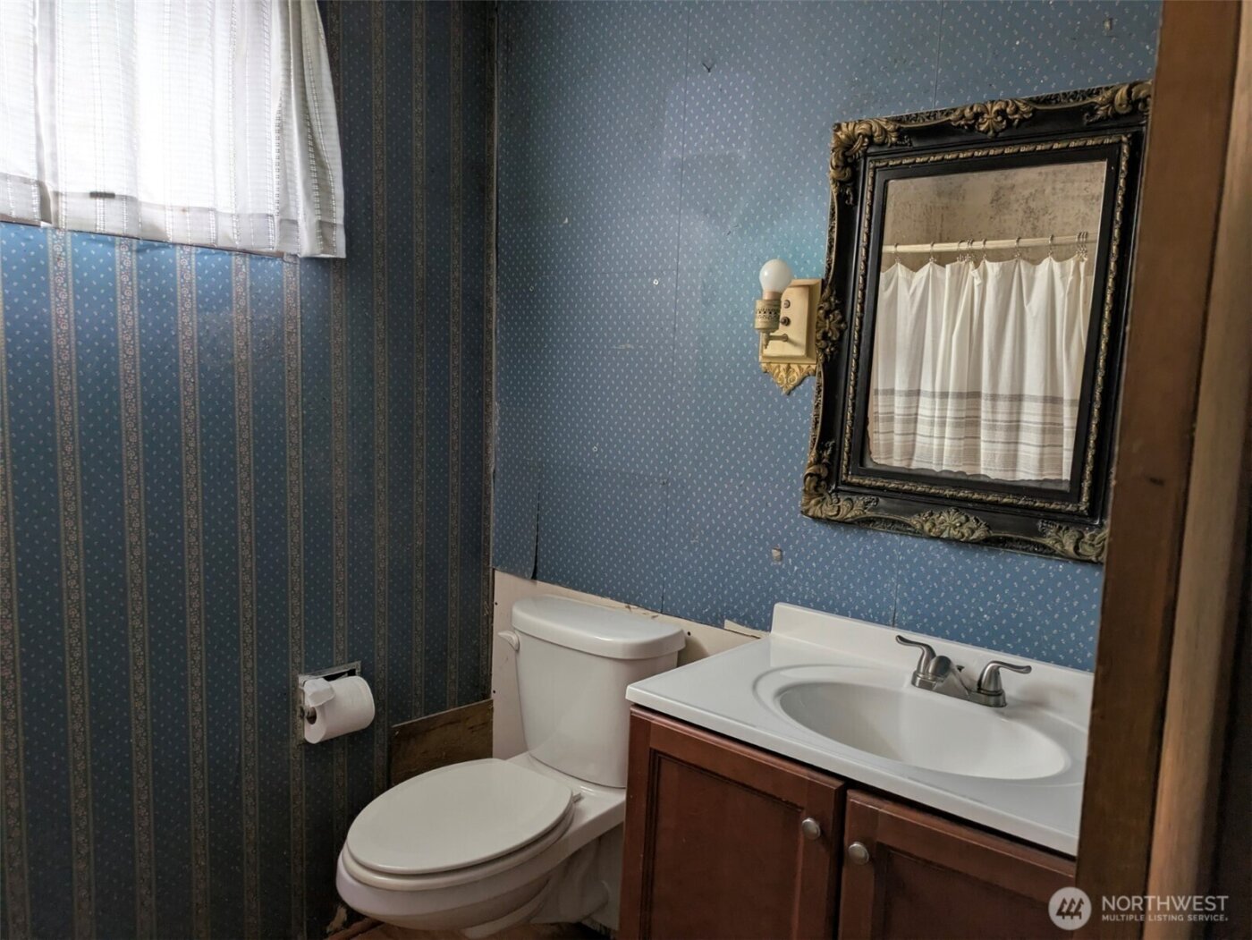 22521 SE 218th Street , Maple Valley, WA 98038-8001