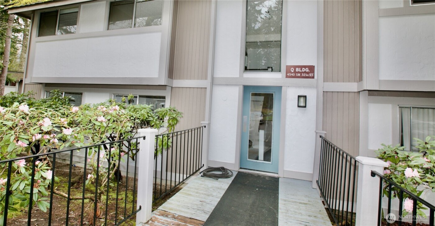4601 SW 320th Street #Q5, Federal Way, WA 98023