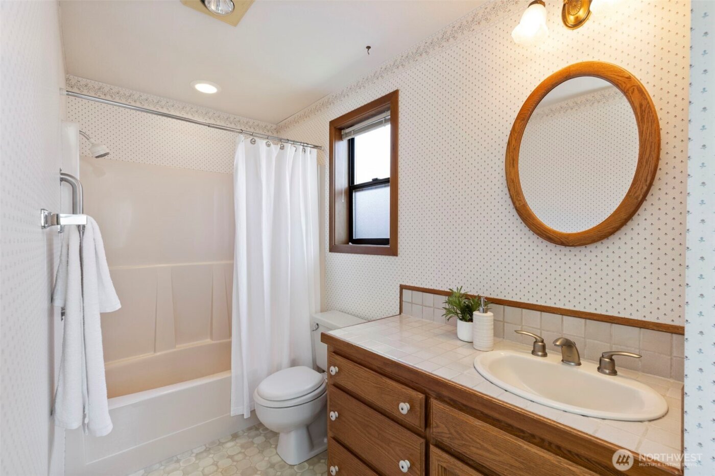 909 55th Street , Port Townsend, WA 98368