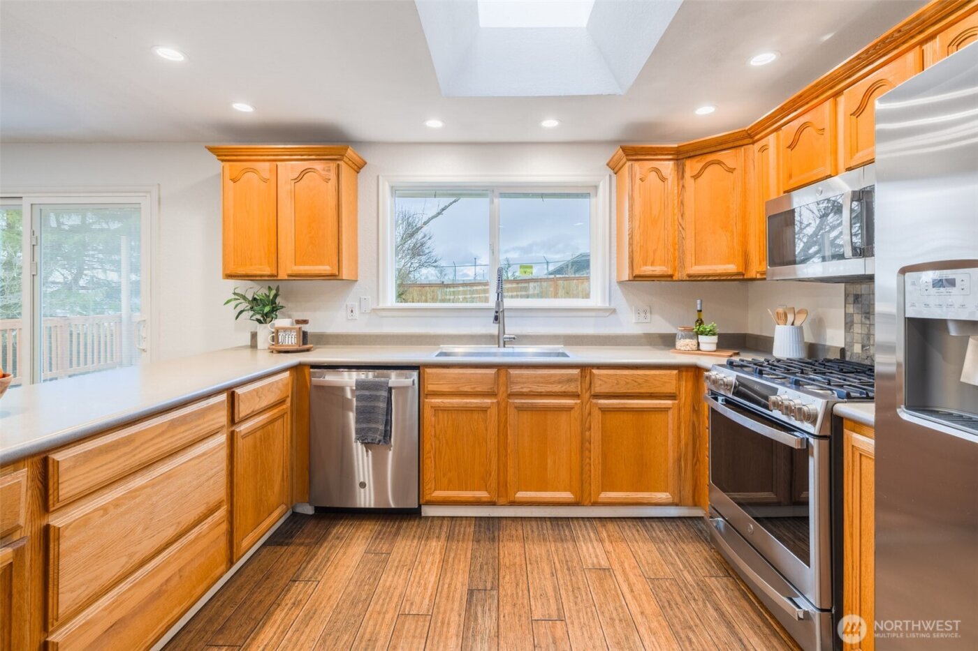 12418 SE 251st Place , Kent, WA 98030