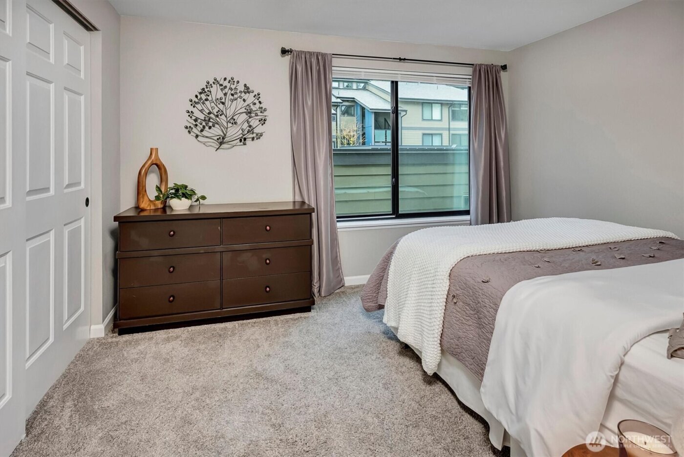 1819 N 107th Street #204, Seattle, WA 98133