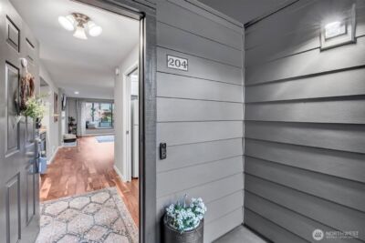1819 N 107th Street #204, Seattle, WA 98133 - Photo 2