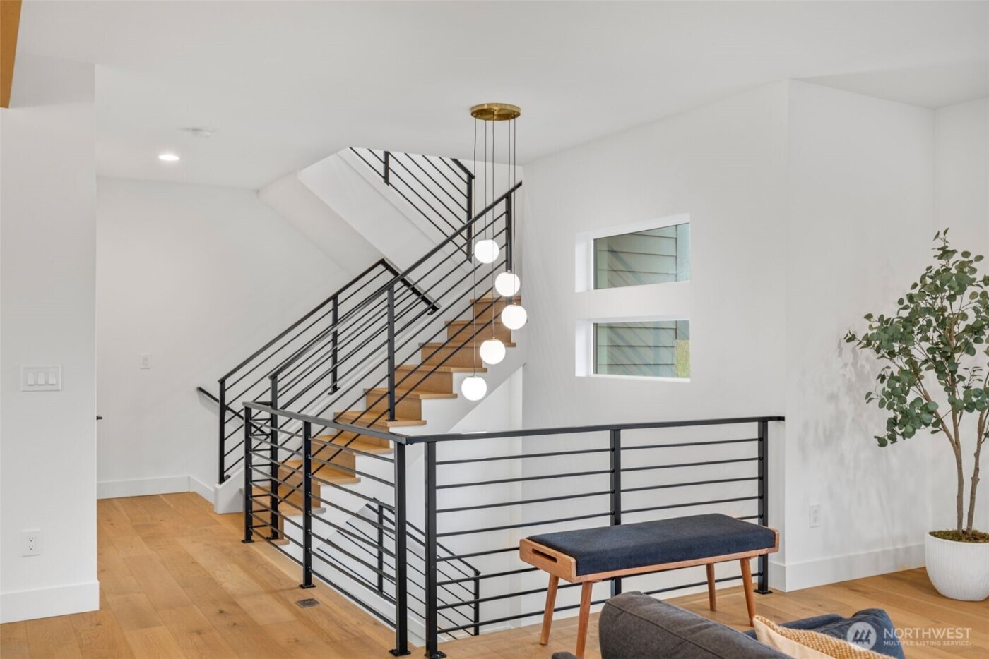 6738 21st Avenue SW, Seattle, WA 98106