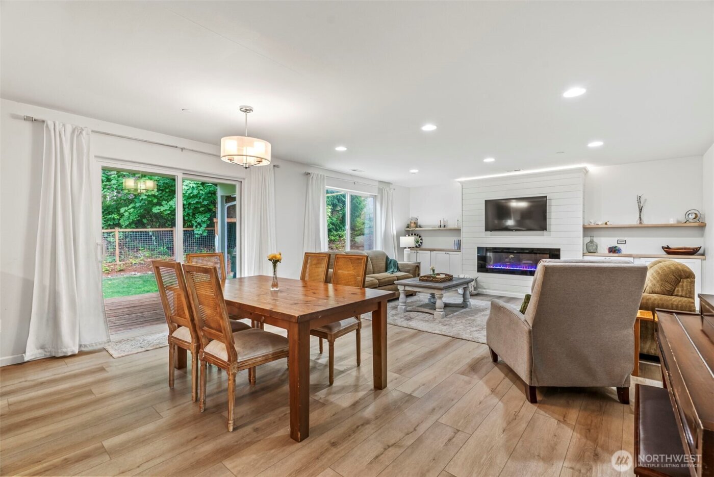 26 Marina Drive , Cathlamet, WA 98612