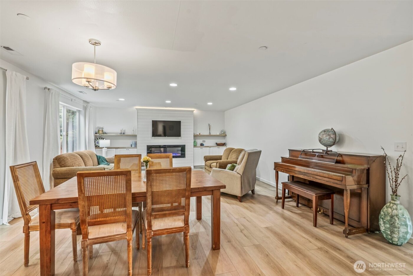 26 Marina Drive , Cathlamet, WA 98612