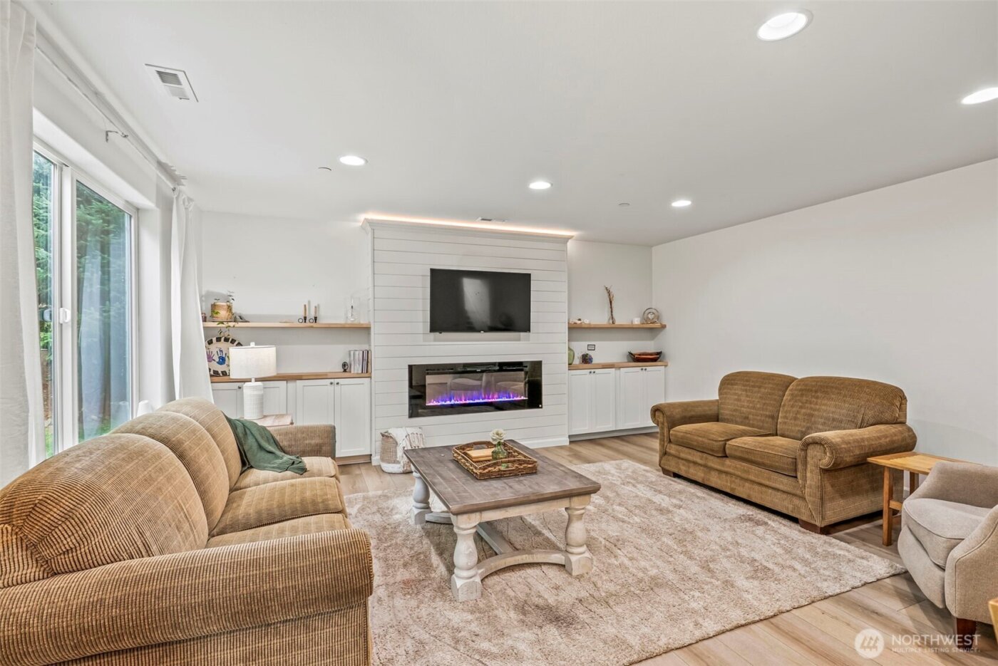 26 Marina Drive , Cathlamet, WA 98612