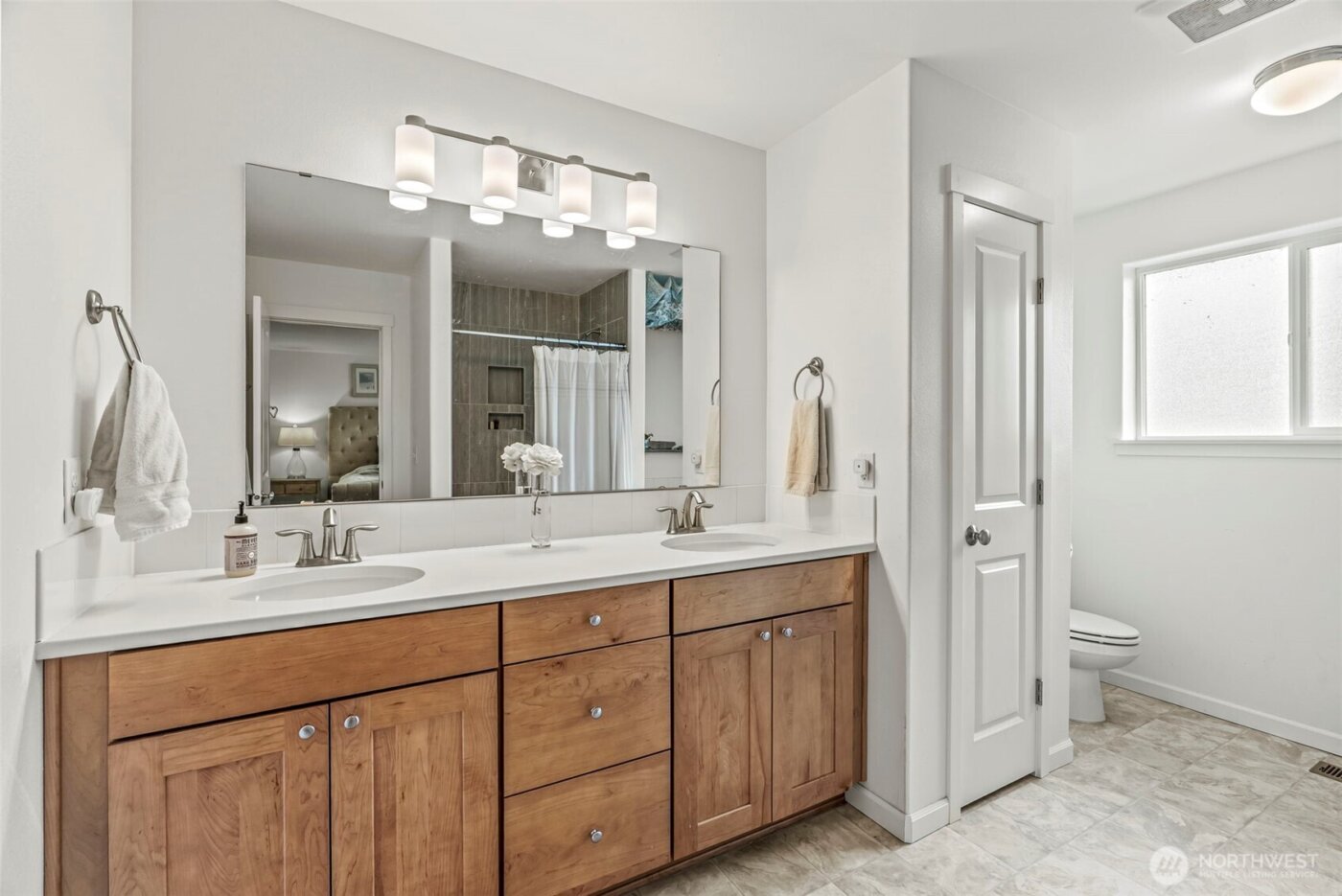 26 Marina Drive , Cathlamet, WA 98612