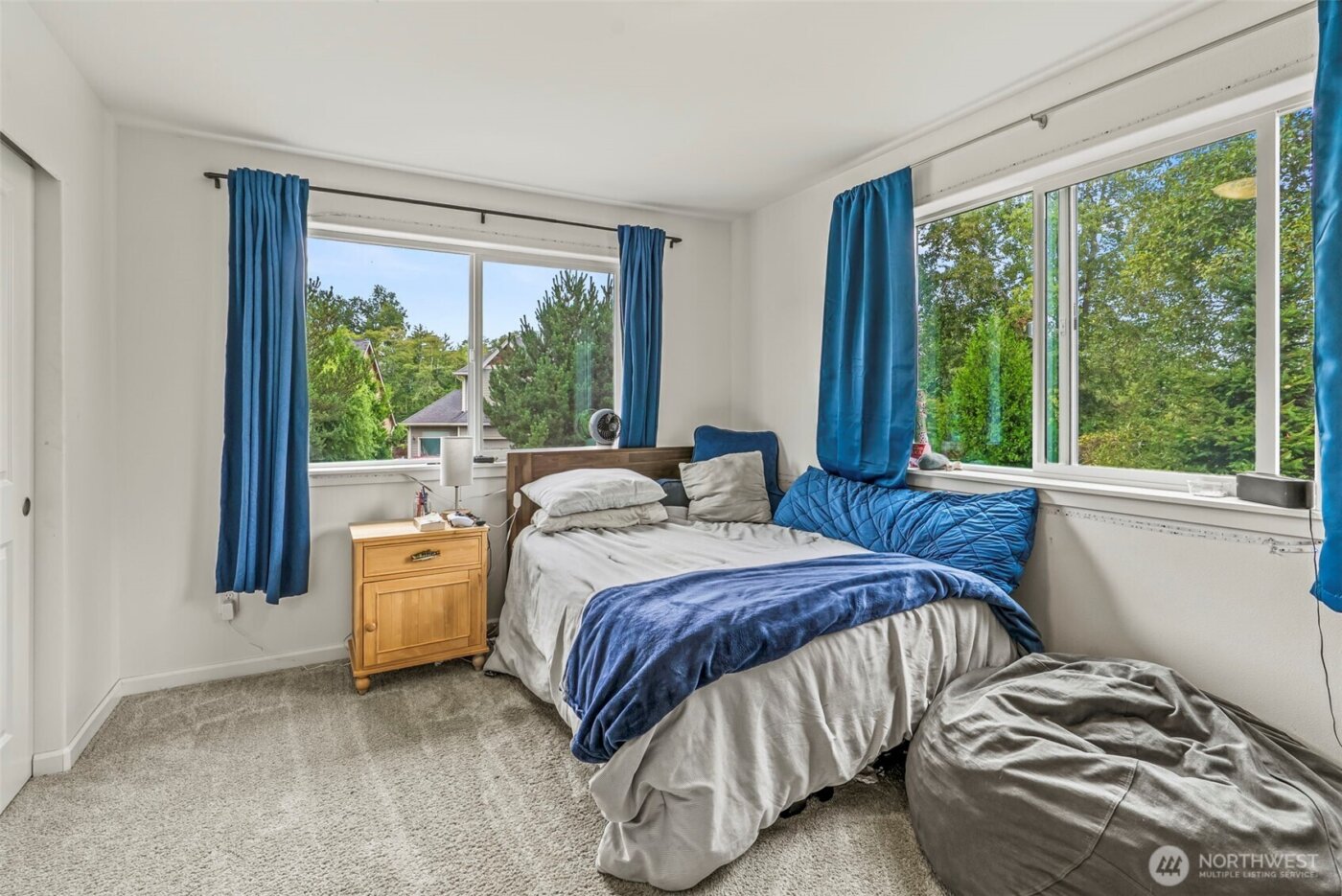 26 Marina Drive , Cathlamet, WA 98612