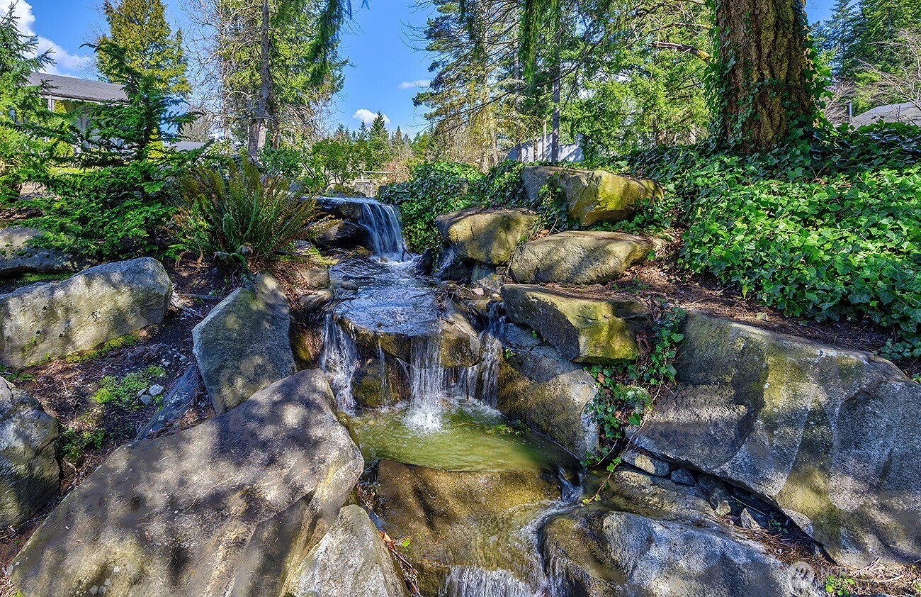 13872 NE 60th Way #114, Redmond, WA 98052