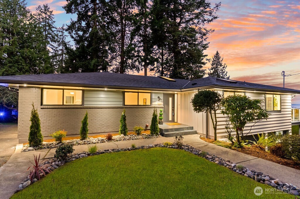 16858 76th Avenue W, Edmonds, WA 98026