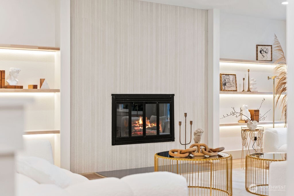 16858 76th Avenue W, Edmonds, WA 98026