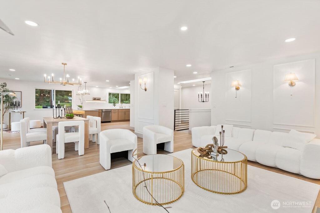 16858 76th Avenue W, Edmonds, WA 98026