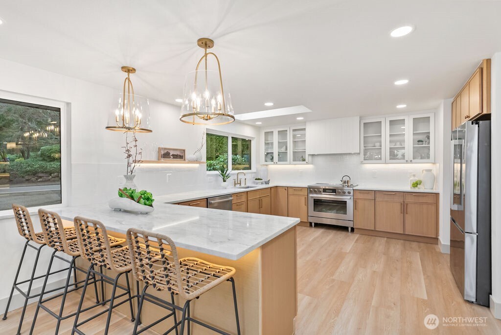 16858 76th Avenue W, Edmonds, WA 98026