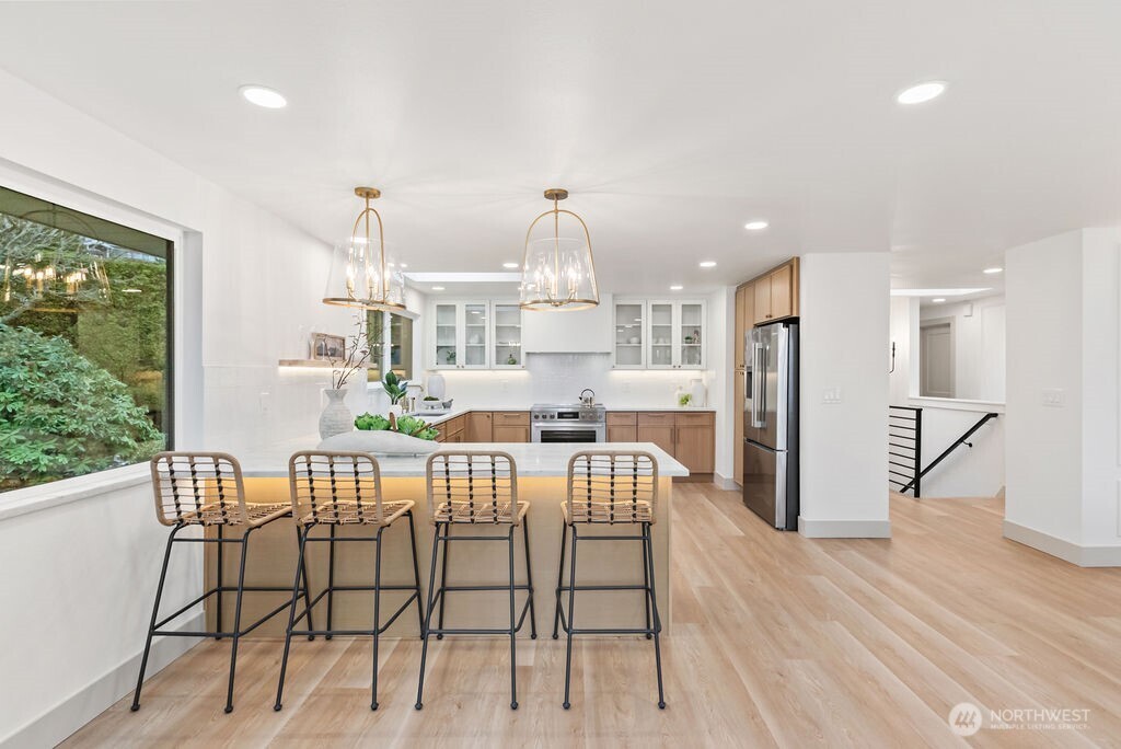 16858 76th Avenue W, Edmonds, WA 98026