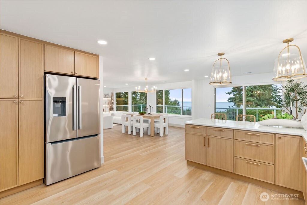 16858 76th Avenue W, Edmonds, WA 98026