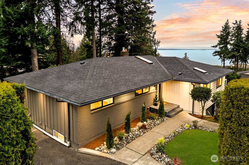 16858 76th Avenue W, Edmonds, WA 98026