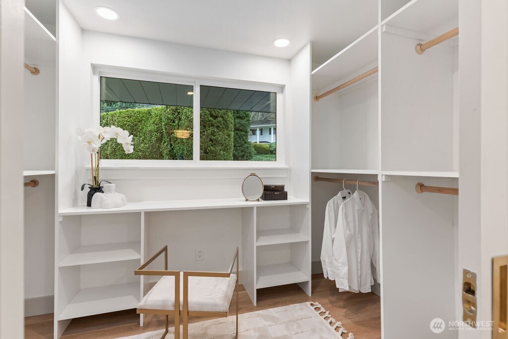 16858 76th Avenue W, Edmonds, WA 98026