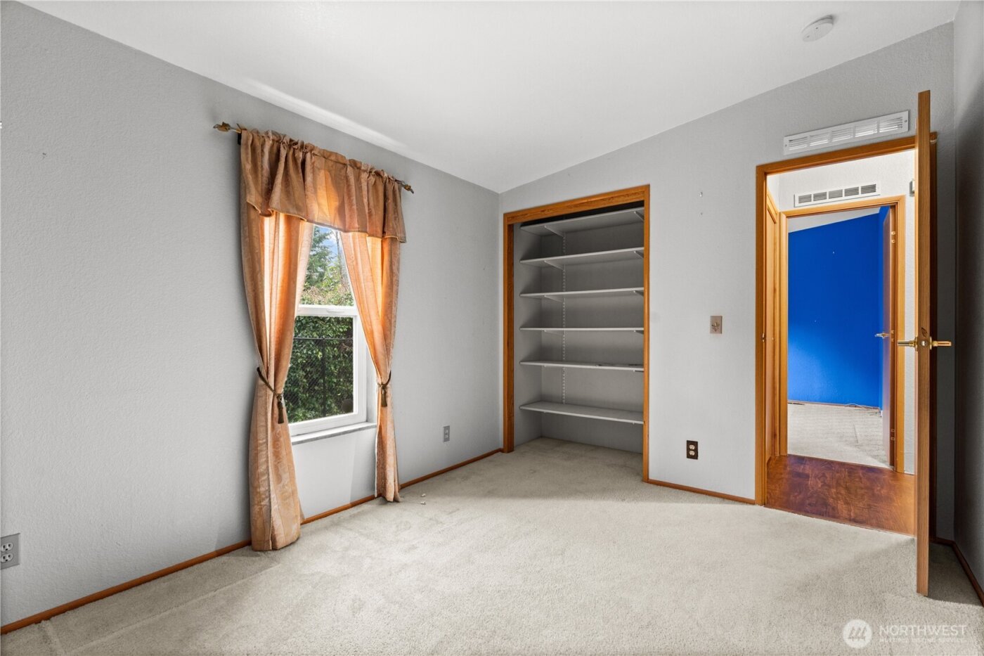 6827 Holmes Island Road SE, Lacey, WA 98503