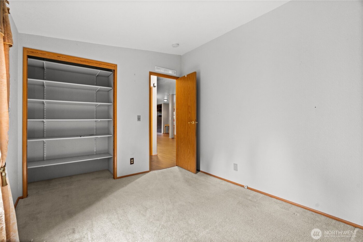 6827 Holmes Island Road SE, Lacey, WA 98503