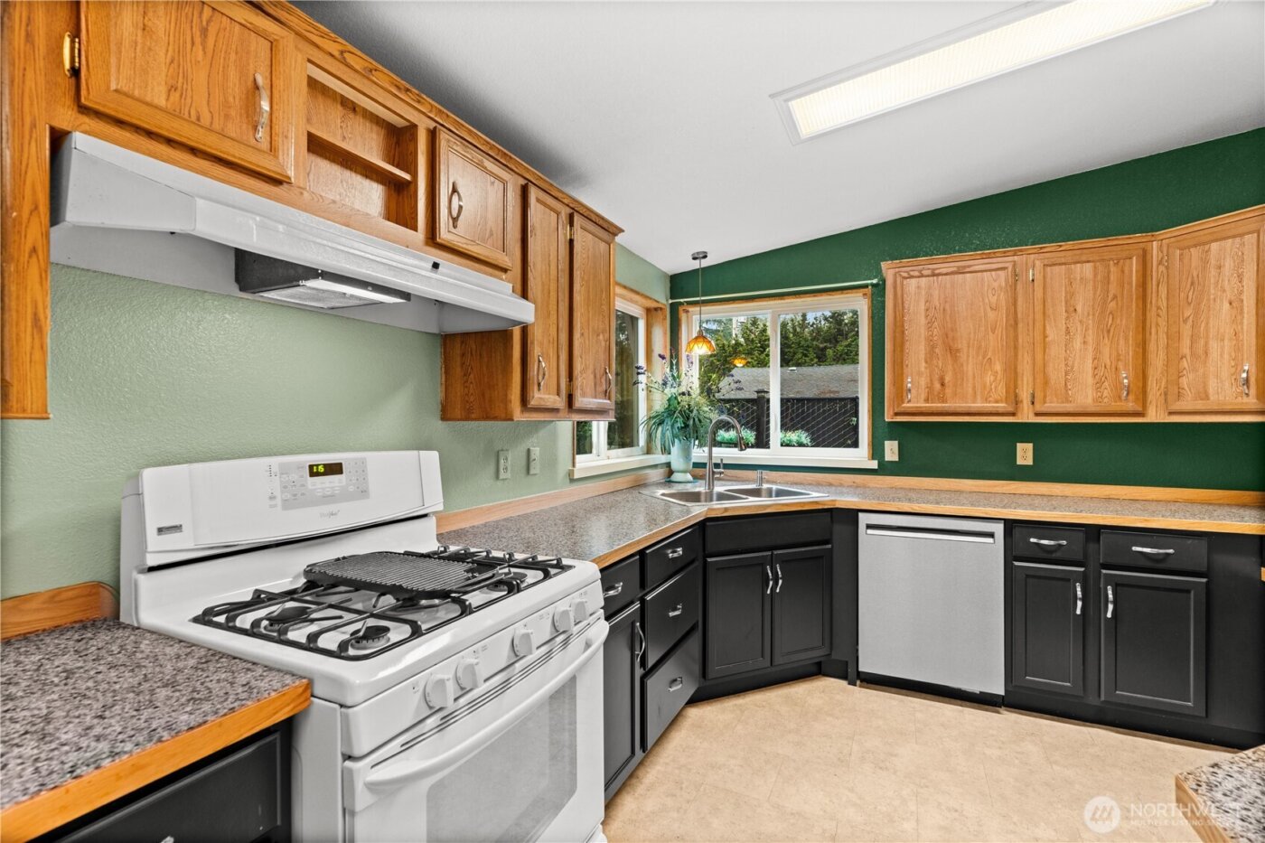 6827 Holmes Island Road SE, Lacey, WA 98503