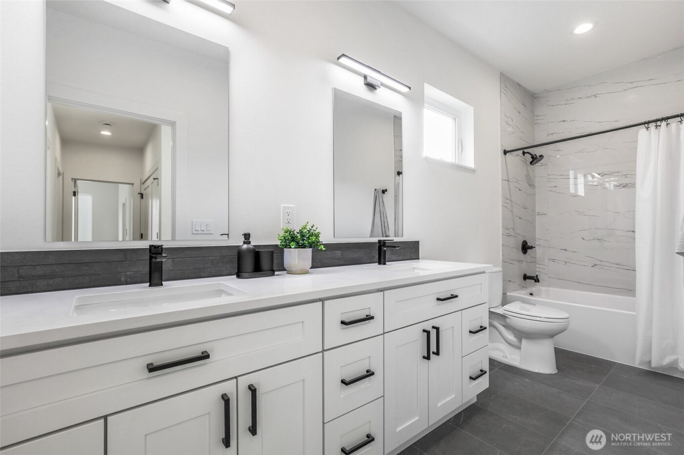 10626 E Riverside Dr , Bothell, WA 98011