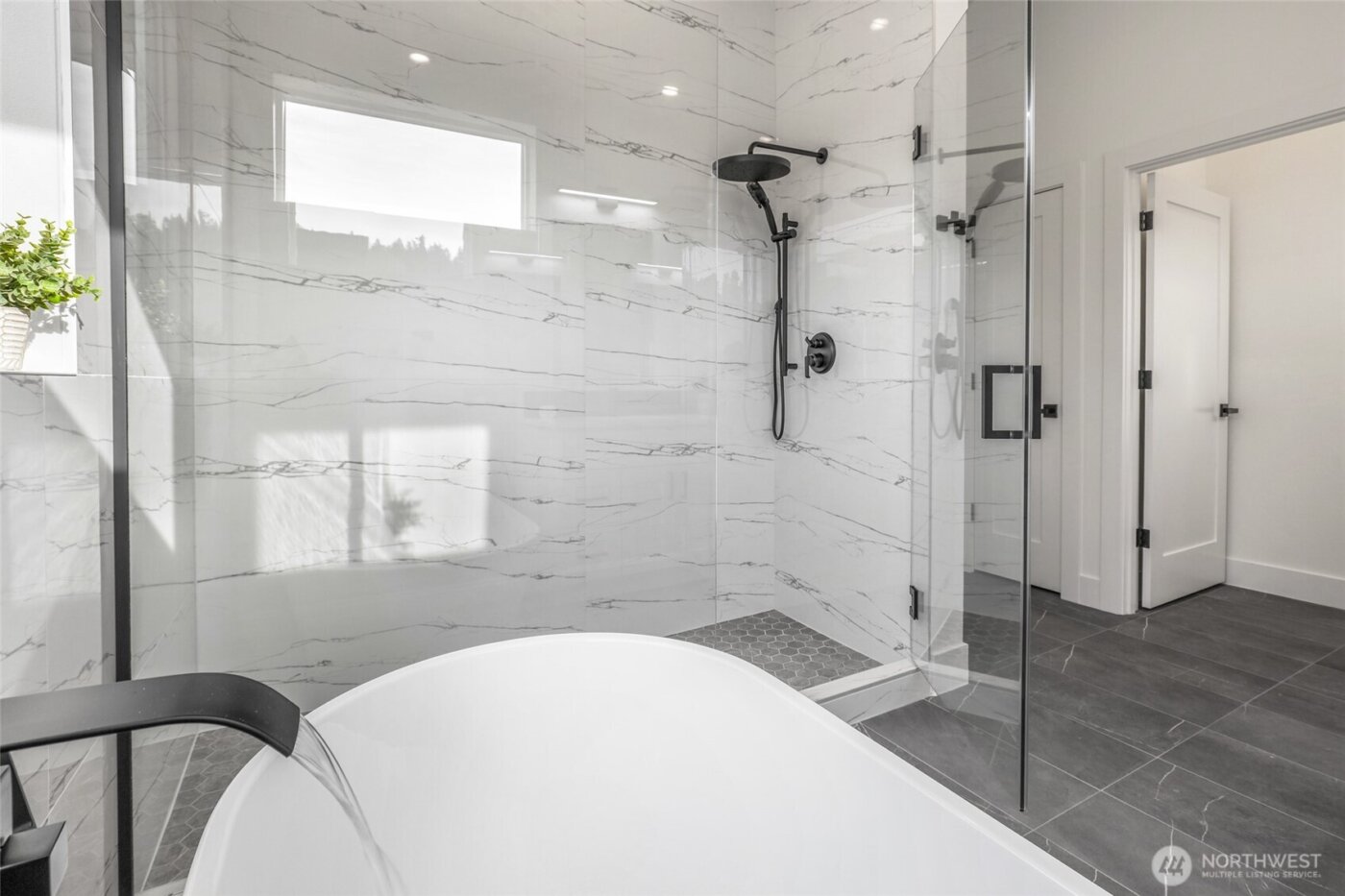 10626 E Riverside Dr , Bothell, WA 98011