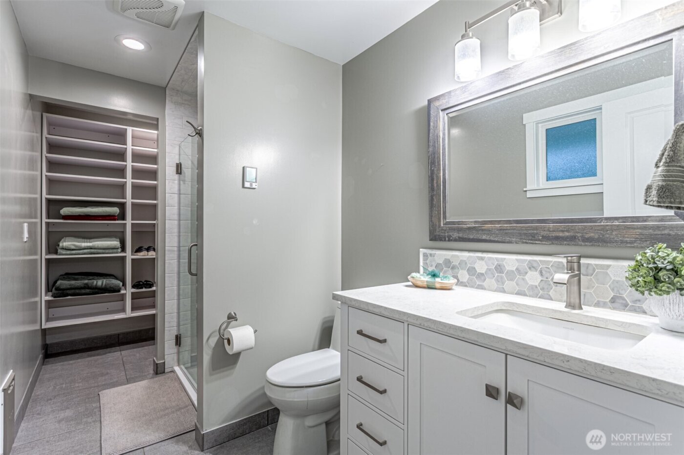 3614 West Tapps Drive E, Lake Tapps, WA 98391