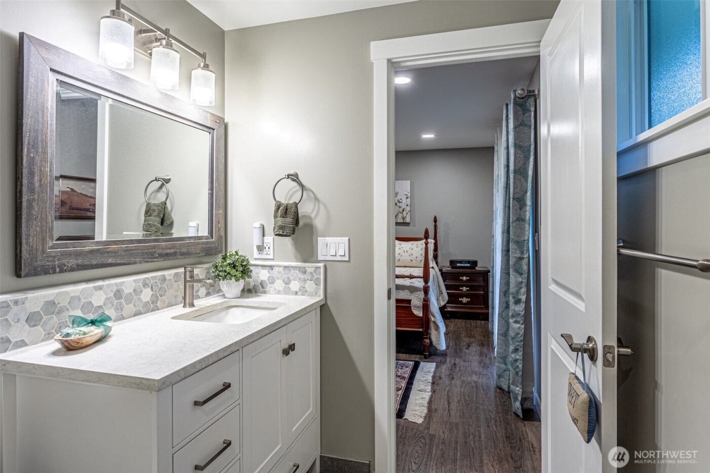 3614 West Tapps Drive E, Lake Tapps, WA 98391