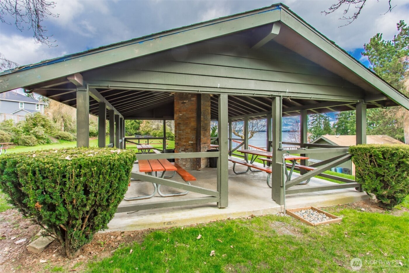 3614 West Tapps Drive E, Lake Tapps, WA 98391