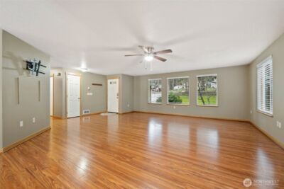 321 ROLLINGWOOD Road , Kelso, WA 98626 - Photo 4