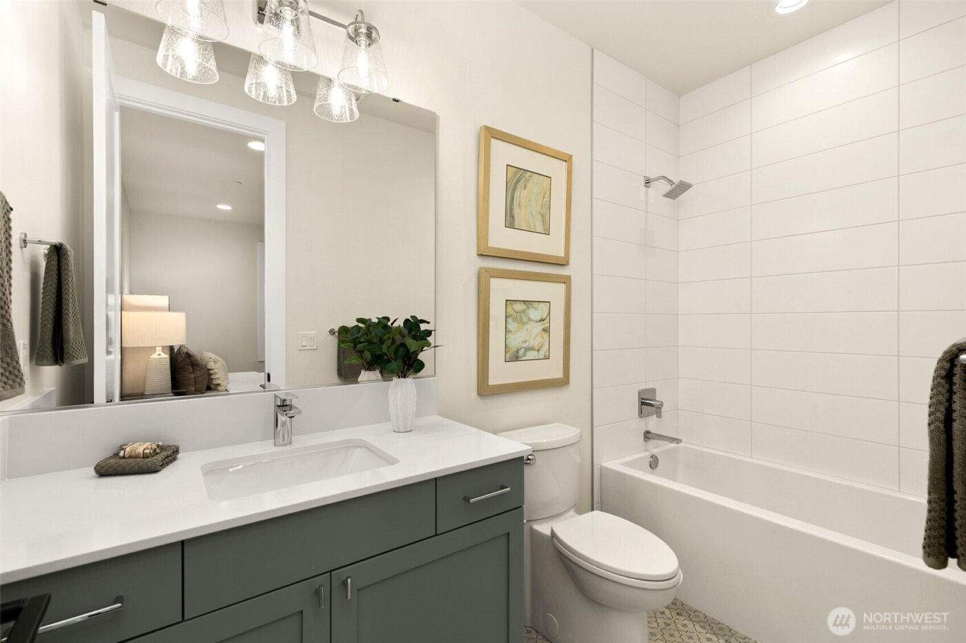 836 130th Avenue NE, Bellevue, WA 98005