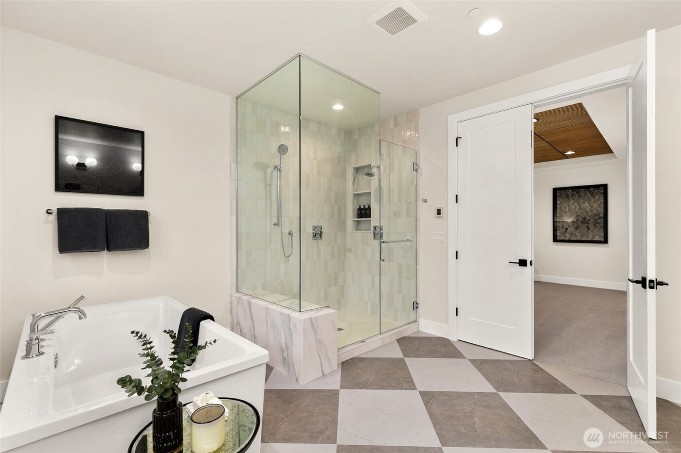 836 130th Avenue NE, Bellevue, WA 98005