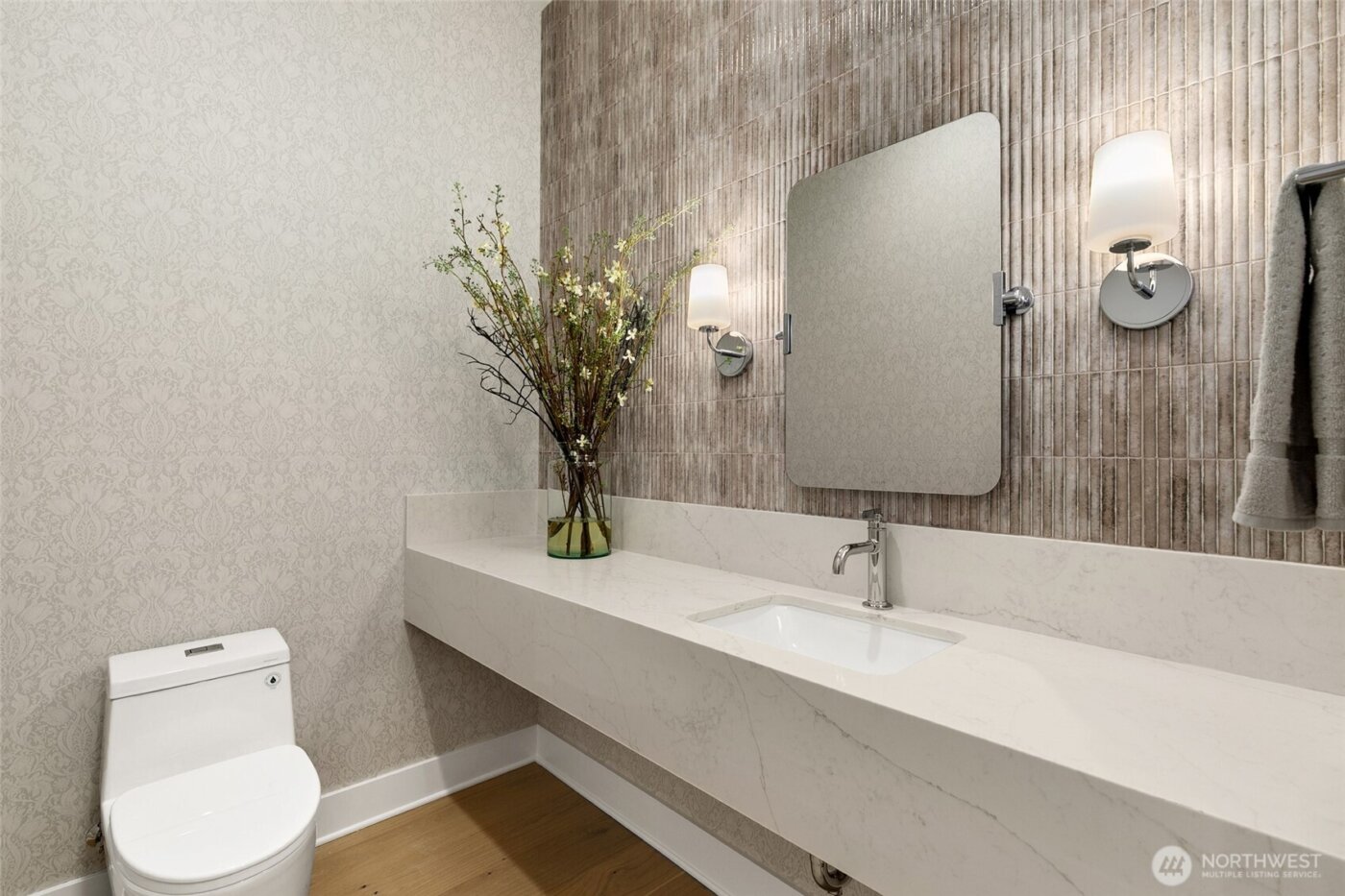 836 130th Avenue NE, Bellevue, WA 98005