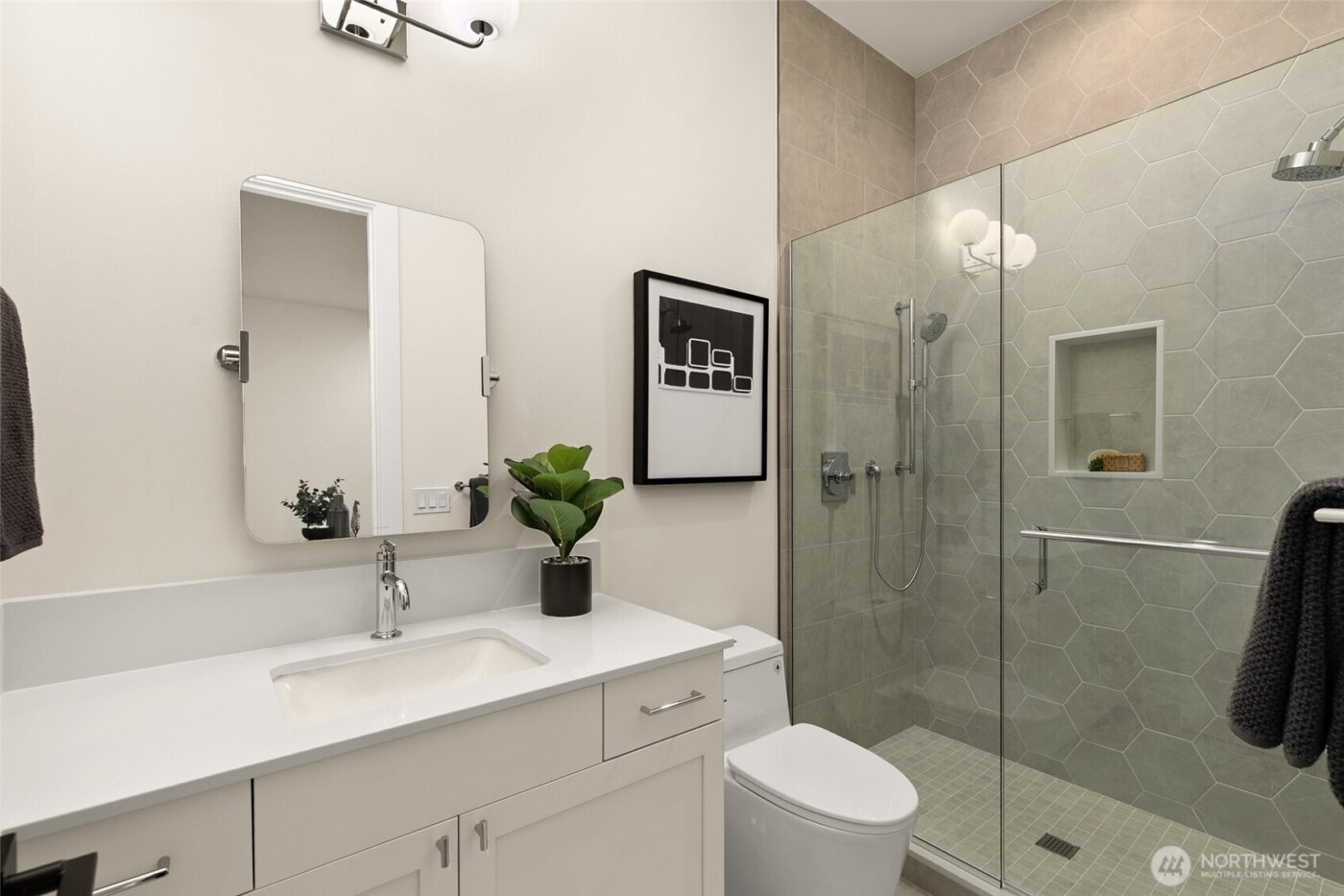 836 130th Avenue NE, Bellevue, WA 98005