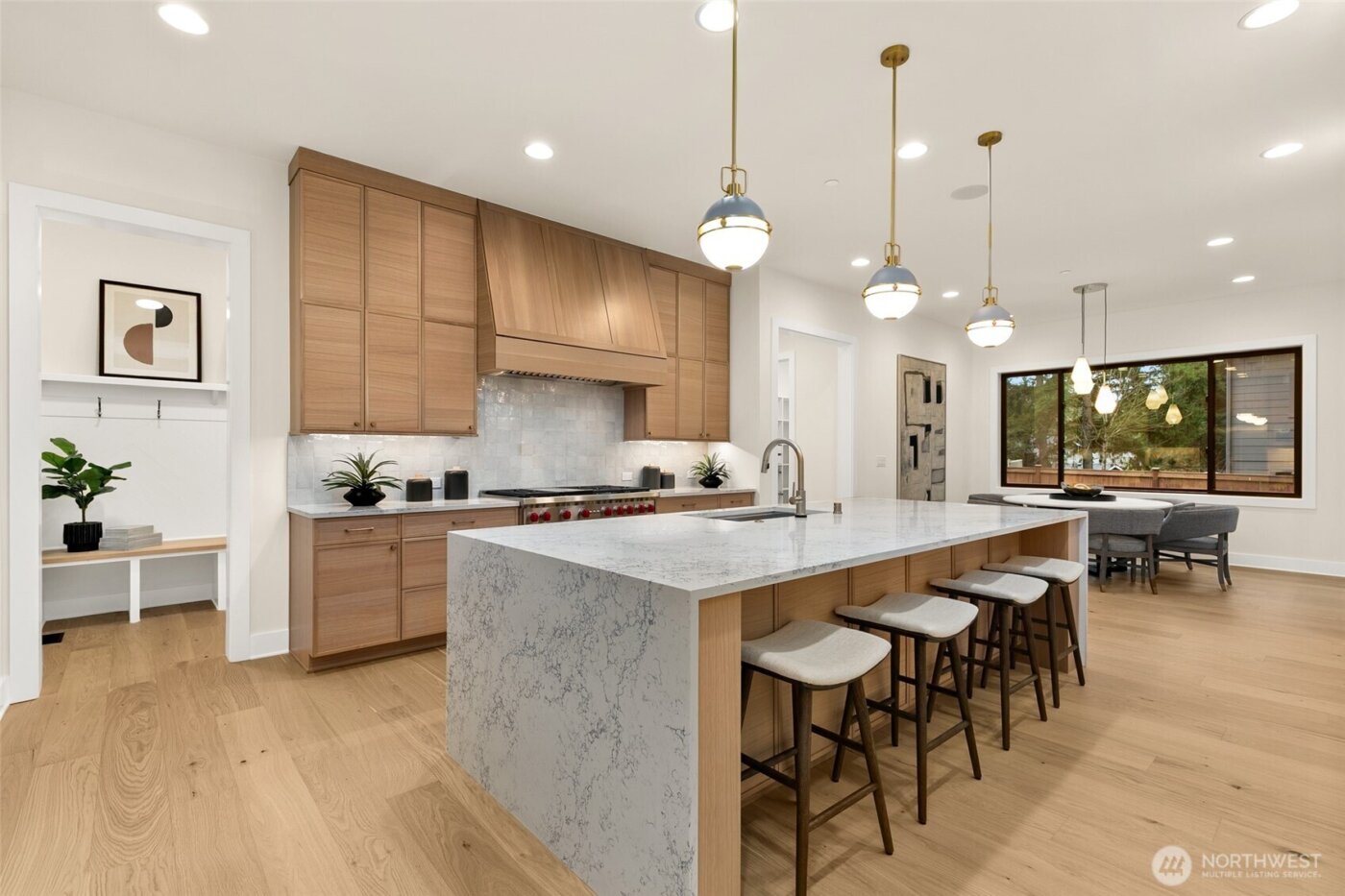 836 130th Avenue NE, Bellevue, WA 98005