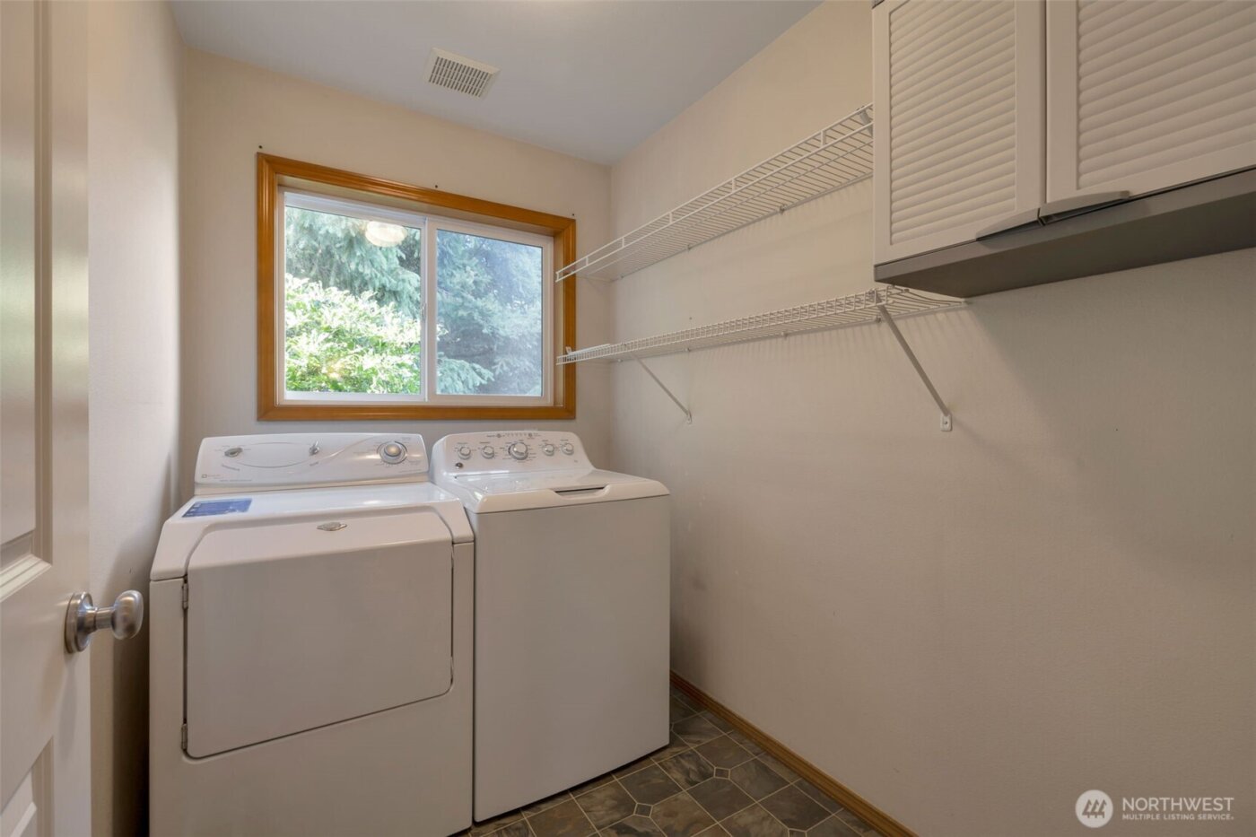 2530 10th Street SW, Puyallup, WA 98373