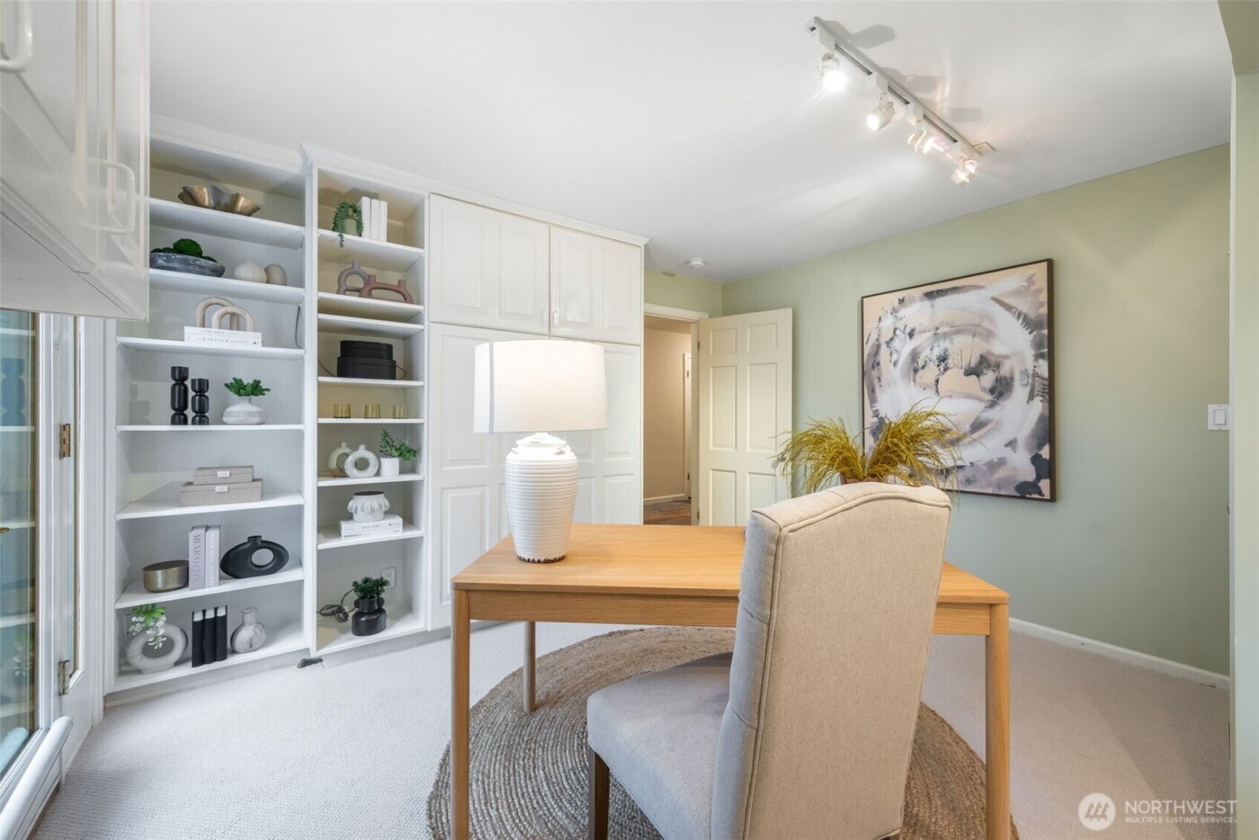 4812 NE 42nd Street , Seattle, WA 98105