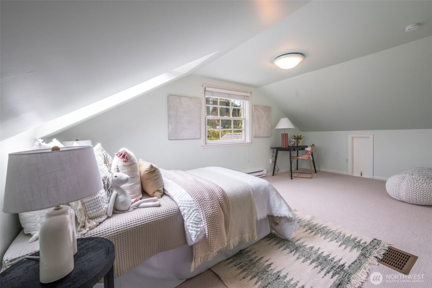 4812 NE 42nd Street , Seattle, WA 98105