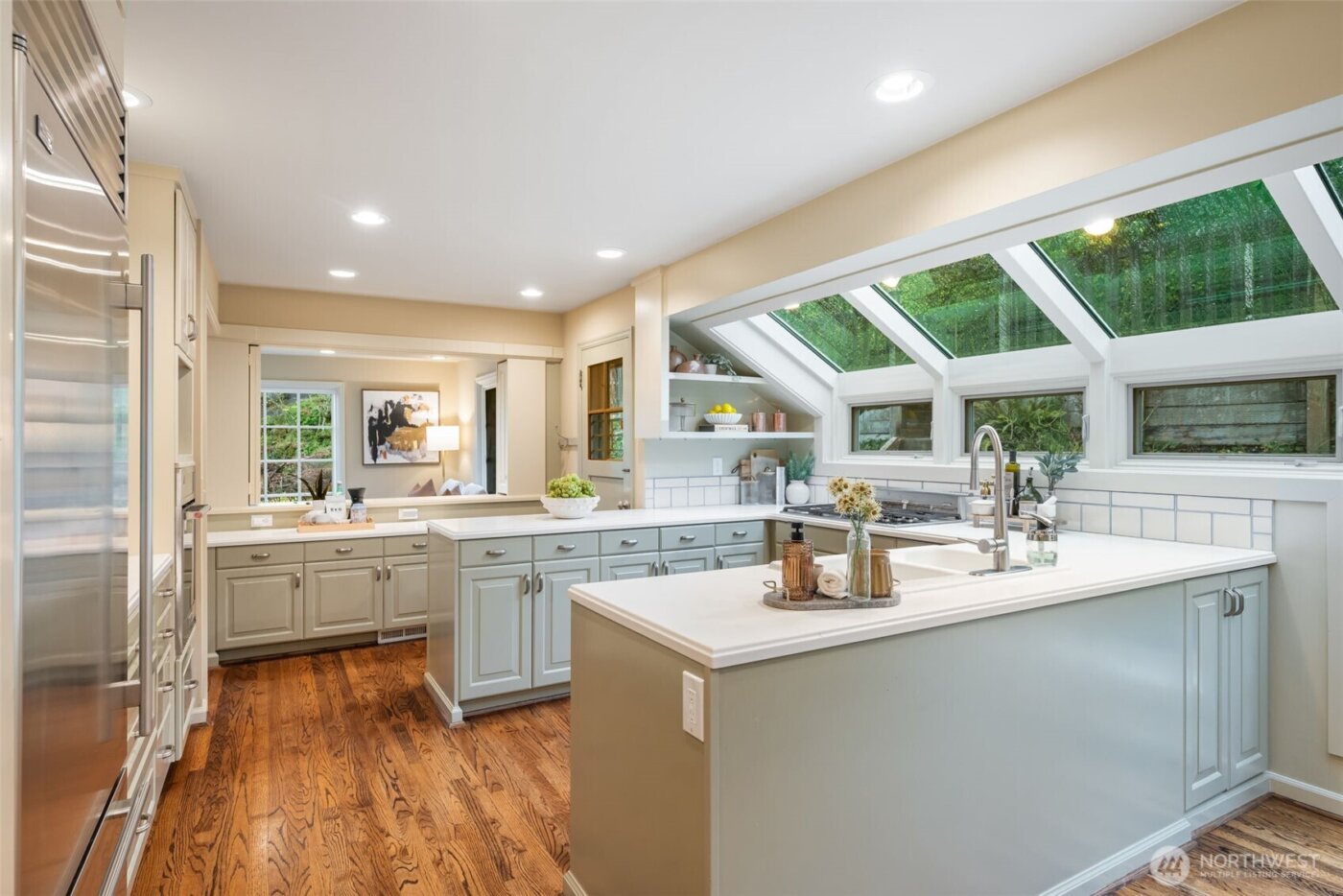 4812 NE 42nd Street , Seattle, WA 98105