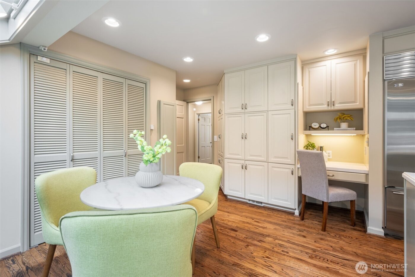 4812 NE 42nd Street , Seattle, WA 98105