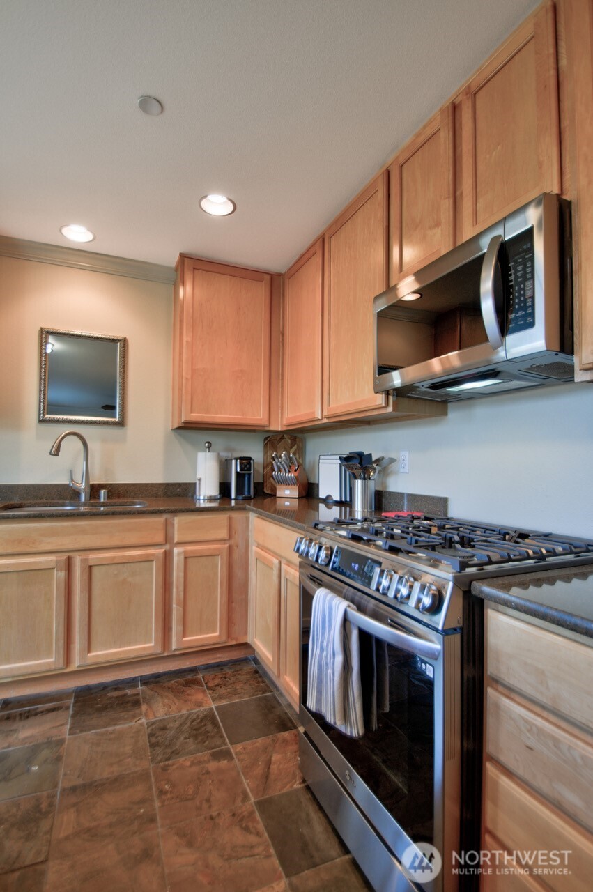 3172 Sheaser Way , Dupont, WA 98327