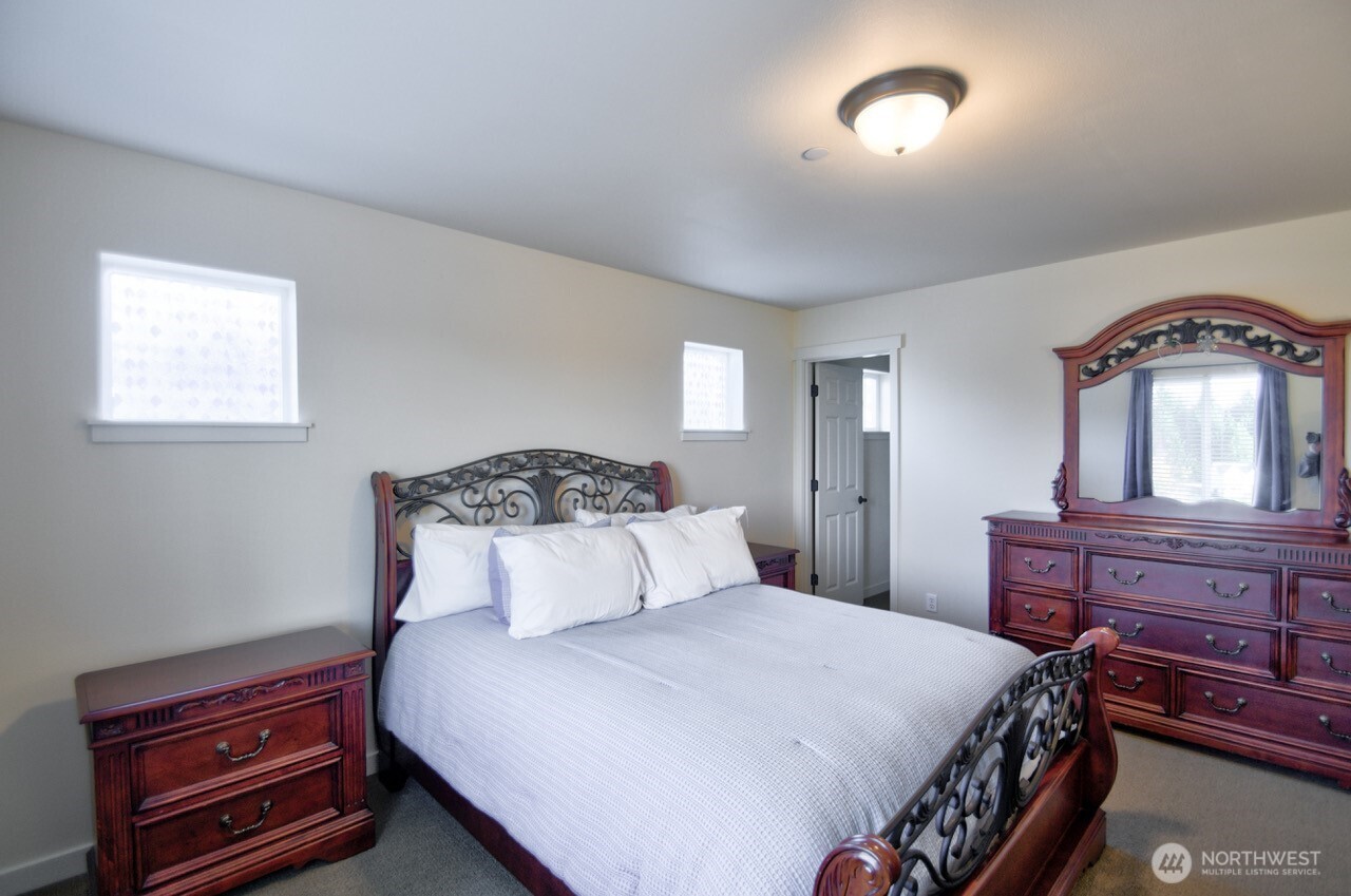 3172 Sheaser Way , Dupont, WA 98327