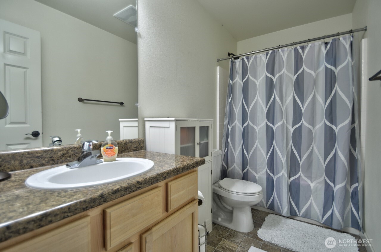 3172 Sheaser Way , Dupont, WA 98327