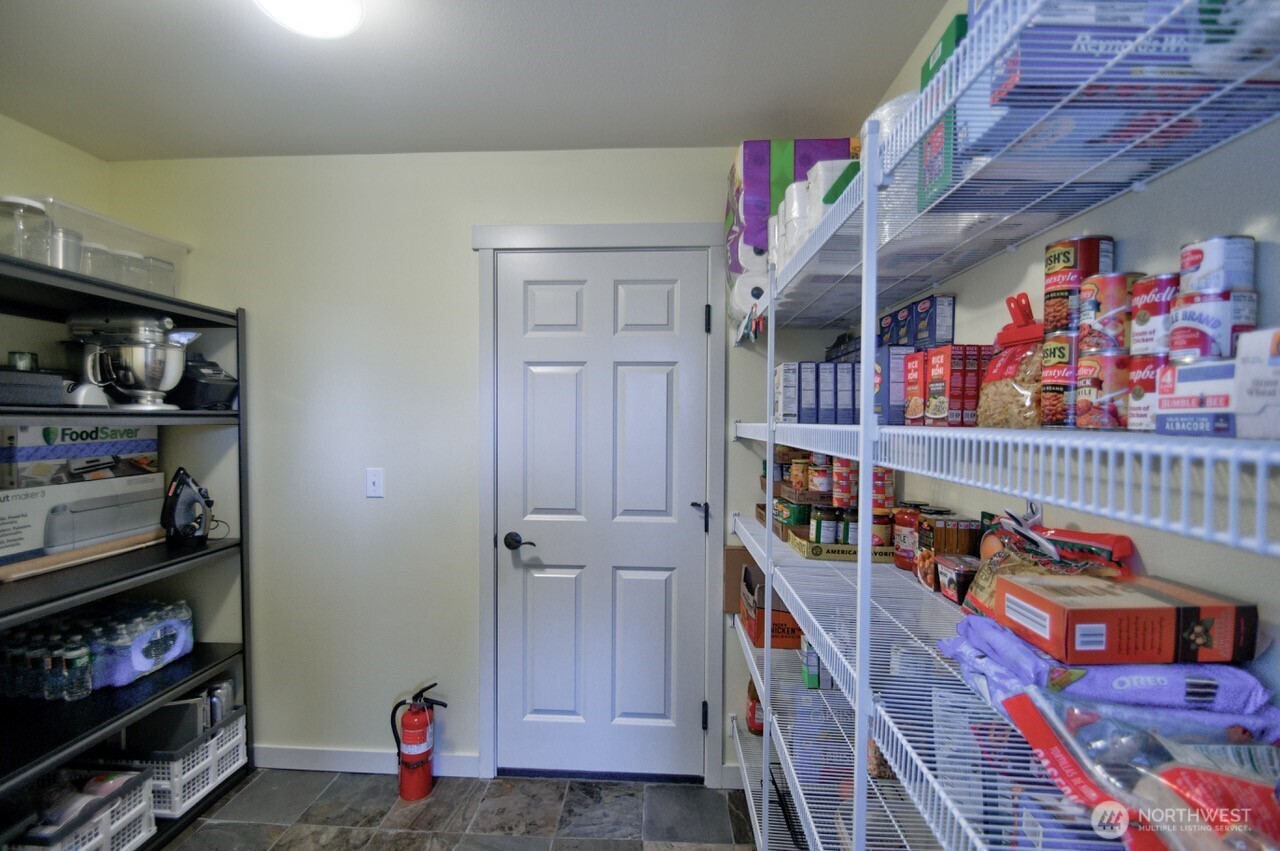 3172 Sheaser Way , Dupont, WA 98327