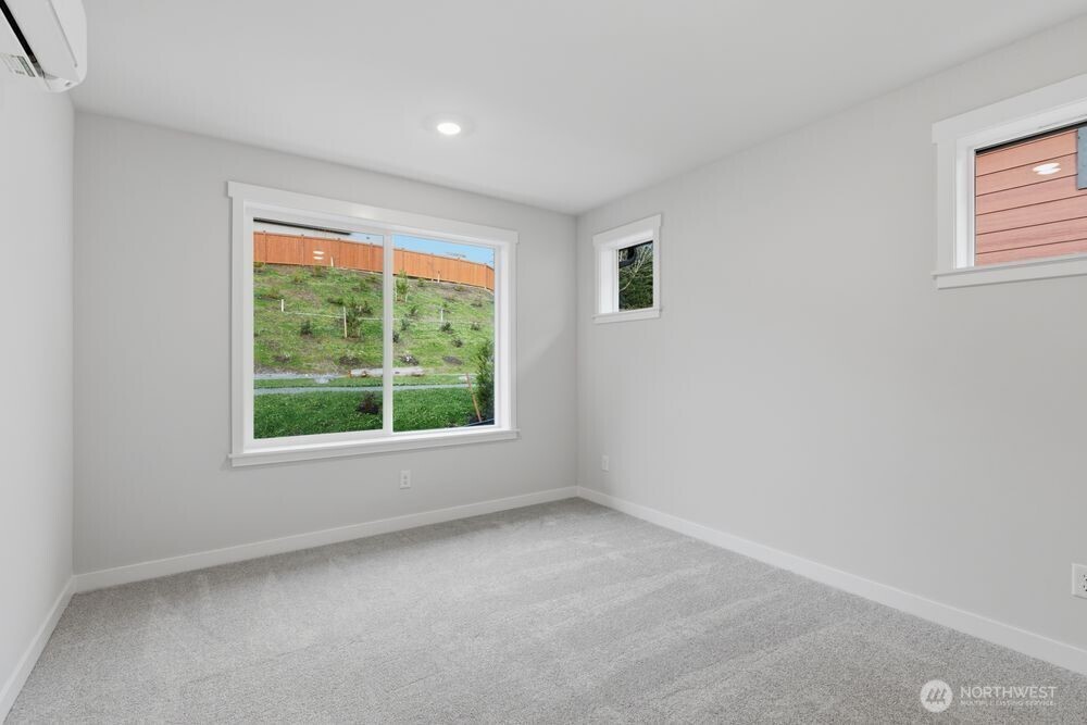 13210 NE 127th Way #E, Kirkland, WA 98034