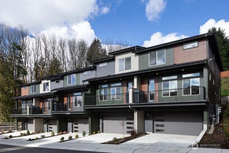 13210 NE 127th Way #E, Kirkland, WA 98034